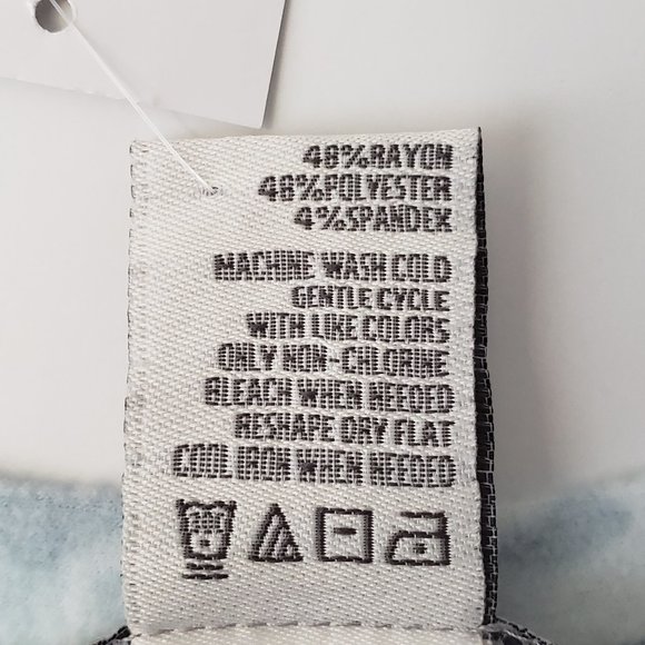 AMERICAN RAG Floral Printed Pullover - Picture 7 of 10